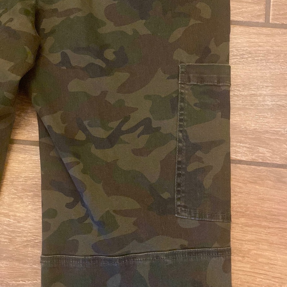 BP Cropped Camouflage 29 - Picture 7 of 8